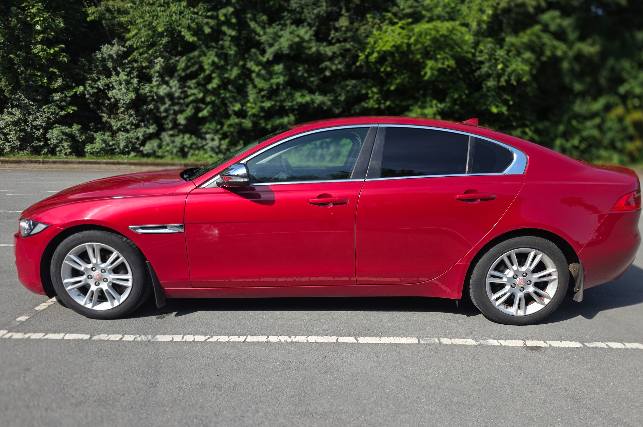 Jaguar XE photo 4